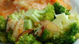 Brokolice s máslem a citronovou šťávou